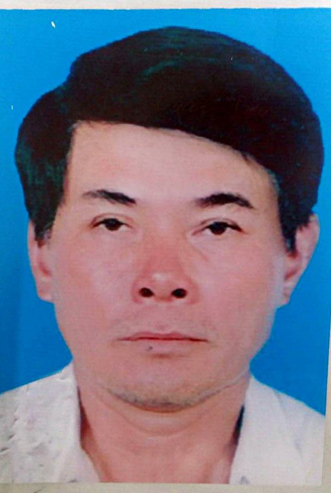 bat doi tuong no quen biet voi bo cong an lua xin viec vao nganh voi gia 400 trieu dong