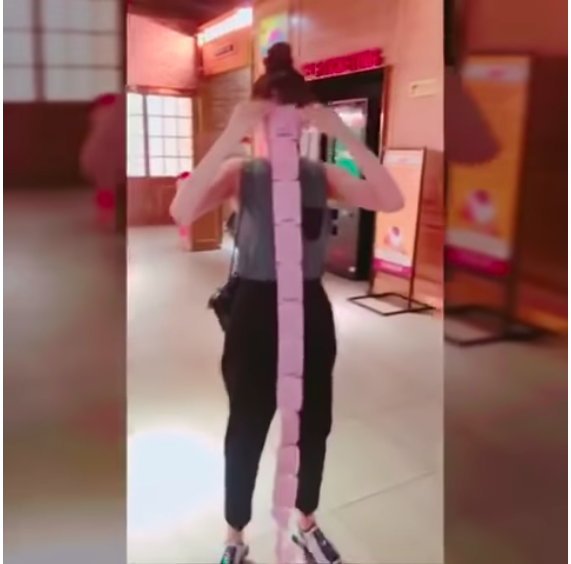 hari won di xem phim tu bien thanh co hon khien dan mang phi cuoi