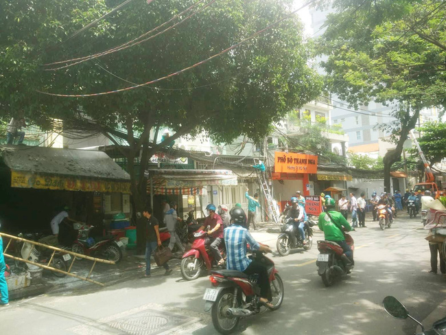 tphcm tru dien phat no roi boc chay khien nguoi dan thao chay hoang loan