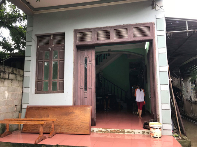 nguoi than hang xom khoc nghen trong le tang hai vo chong bi ke la sat hai trong dem o hung yen