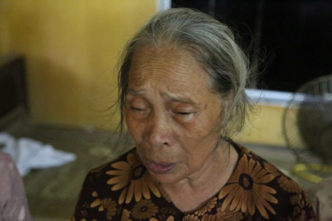 nguoi than hang xom khoc nghen trong le tang hai vo chong bi ke la sat hai trong dem o hung yen