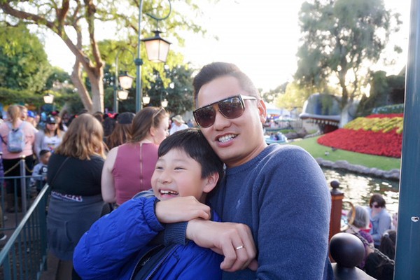 cach chong jennifer pham doi xu voi con rieng cua vo khien nhieu nguoi nguong mo