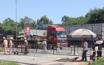 di cho bang xe dap nguoi phu nu chet tham duoi banh xe container