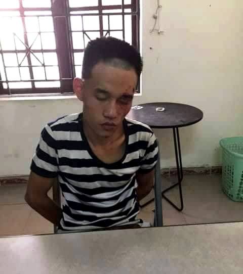 nong bat nam thanh nien dung dao cua co ban cha tai dam tang