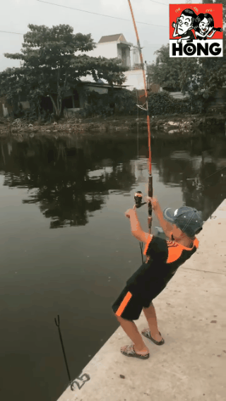 can thu 10 tuoi keo thanh cong con ca bu gan bang nguoi