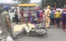 cha om thi the con trai gao khoc giua duong pho sai gon sau va cham voi xe ben