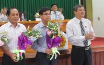 tinh tiet la vu pho chu tich huyen tat nhan vien giua co quan khong cho di cung xe o to