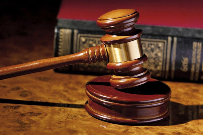 tranh thu luc nu benh nhan dang yeu bac si gio tro doi bai ngay tren giuong benh