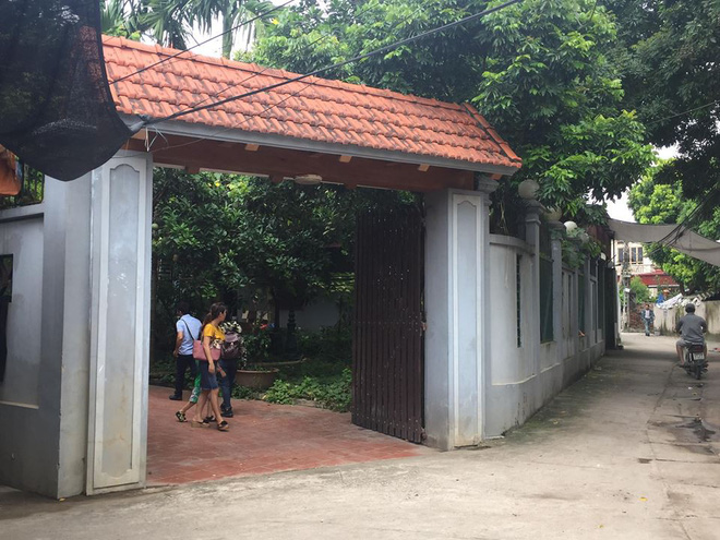 tieng van xin am anh cua nguoi vo bi chong chem chet chi ay keu tham thiet nhung han ta van de len nguoi dam hang chuc nhat moi dung