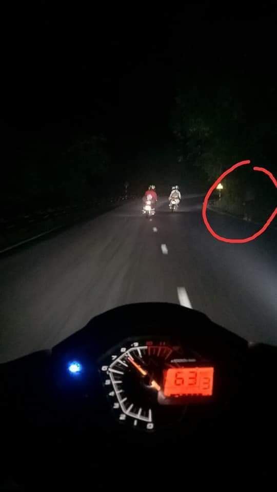 dem muon nam thanh nien xanh mat vi bong nguoi xuat hien bat ngo tren deo