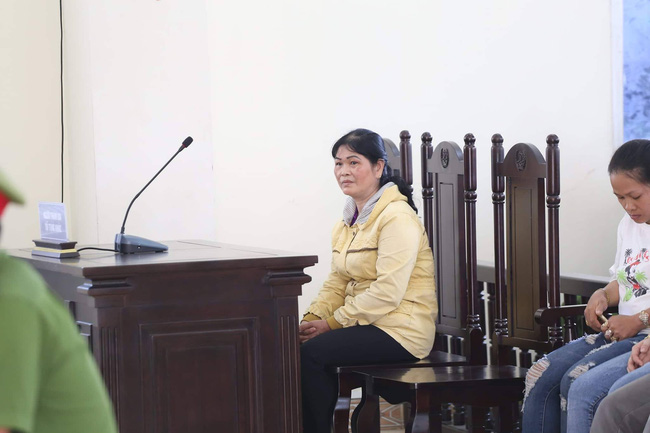 vu vo giet chong roi phan xac o binh duong an chung than cho nguoi vo me bi cao khoc nuc no tai toa