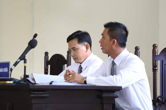 vu vo giet chong roi phan xac o binh duong an chung than cho nguoi vo me bi cao khoc nuc no tai toa