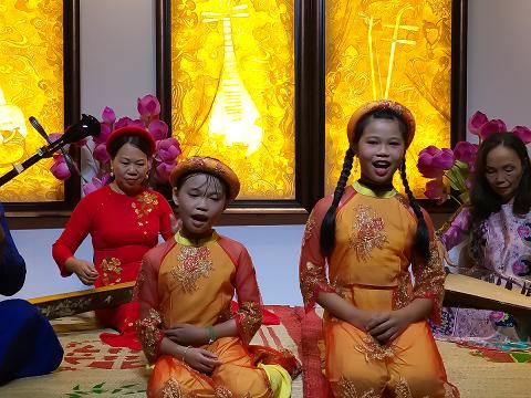 ve co do nghe ca hue thinh phong