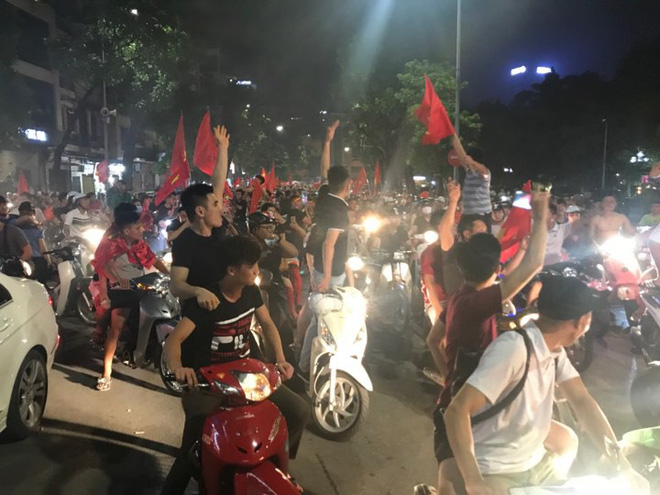 co dong vien vo oa sung suong khi doi tuyen viet nam lan dau vao tu ket asiad
