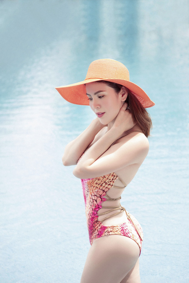 gan tuoi tu tuan hoa hau 3 con van tu tin khoe anh bikini nong bong