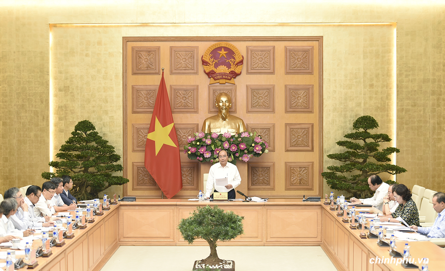 to tu van kinh te dong gop nhieu y kien doi voi cac van de nong moi noi