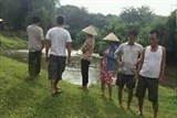 hoa binh di cau ca 2 be trai 10 tuoi bi duoi nuoc thuong tam