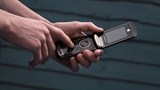 motorola co the hoi sinh dong dien thoai razr duoi dang smartphone man hinh gap