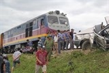 tau hoa tong bep o to 16 cho o binh thuan 3 nguoi chet