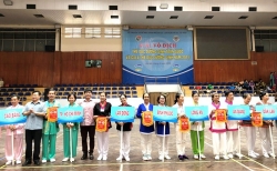 vinamilk sure prevent cham soc suc khoe cho 1500 nguoi cao tuoi