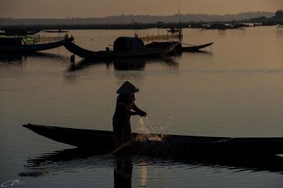hue chum anh day sac mau o dam pha quang loi