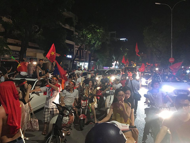 ha noi huy dong hon 500 canh sat bao ve trat tu sau tran tu ket viet nam syria toi nay