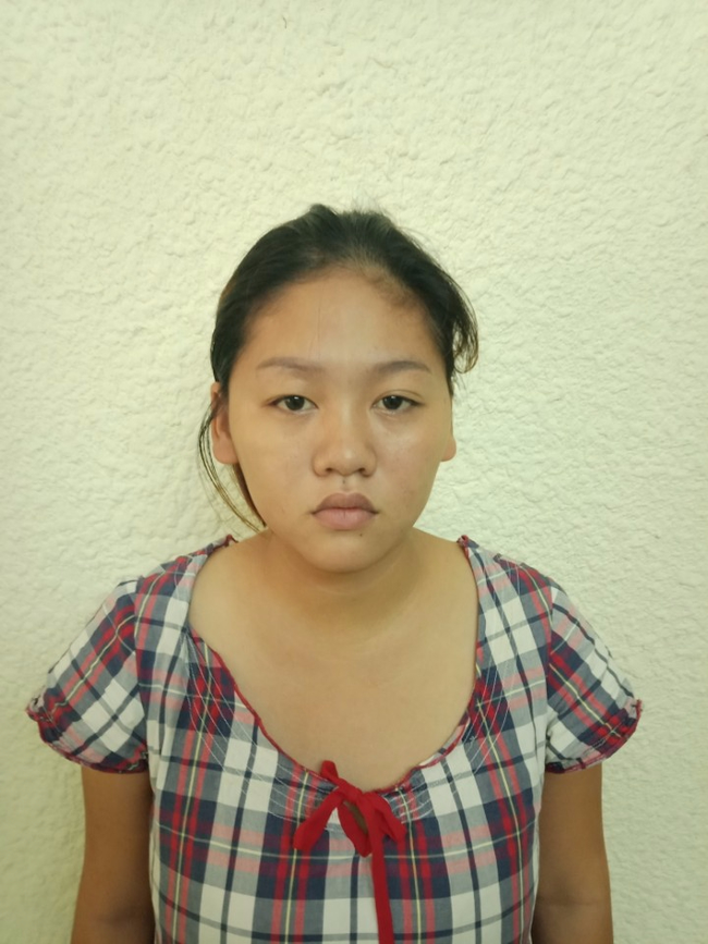 ha noi tom gon 2 phu nu dan canh de moc trom khach du lich o bo ho hoan kiem
