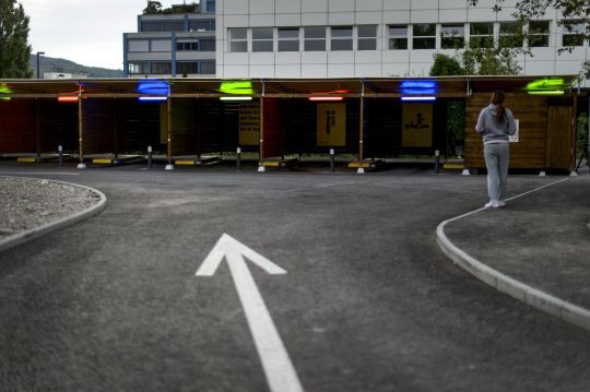 dong sung suong lo thien o zurich di bo xin moi ra cho khac
