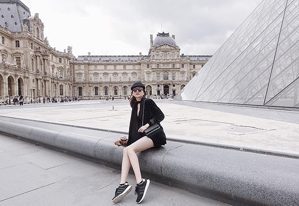 loat anh bikini hut mat khoe doi chan dai mien man cua thieu bao trang