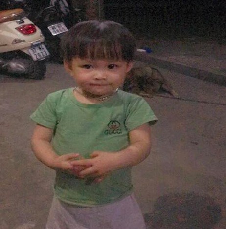 nguoi me tre dau don lang thang khap noi tim con gai hai tuoi ruoi mat tich bi an toi tin con van con song xin hay de chau tro ve