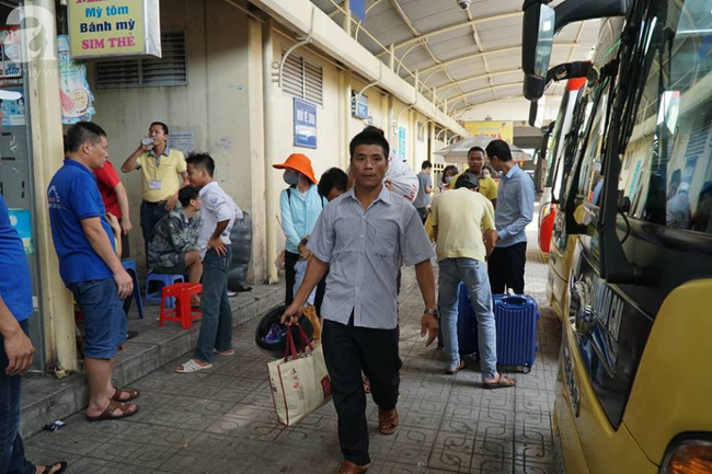 nguoi ha noi voi va do ve que nghi le 29 sau gio lam chieu thu 6