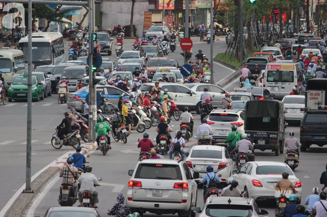 nguoi ha noi voi va do ve que nghi le 29 sau gio lam chieu thu 6