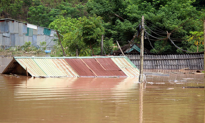 nghe an cong an truy tim nguoi tung tin vo dap thuy dien khien nguoi dan hoang loan chay len nui