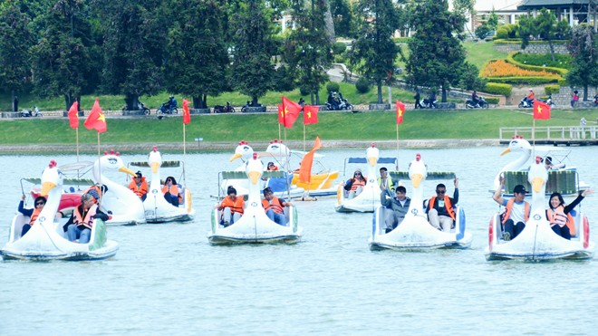 nhom phuot 3 mien thi tai voi da lat nhung cung duong xanh