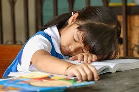 Trẻ em Việt đang chịu áp lực nhiều hơn là yêu thương đúng cách