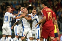 tay ban nha slovakia bo tot phuc han