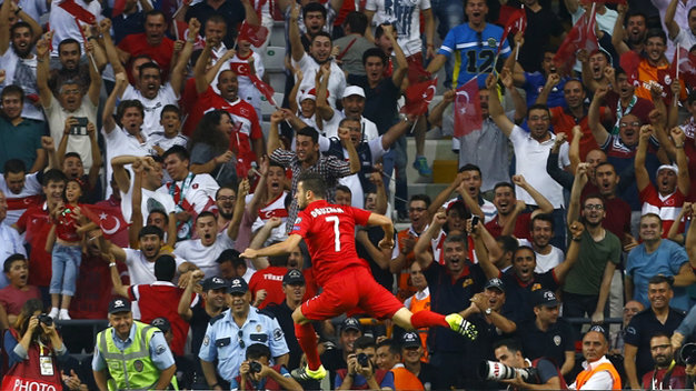 thua dam tho nhi ky con loc mau da cam ngung quet