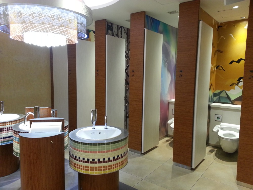 den nhat trai nghiem van hoa nha ve sinh