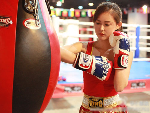 me man nu tiep vien hang khong dep lai gioi vo