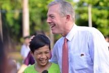 dai su hoa ky giao luu tai lang tre sos ha noi