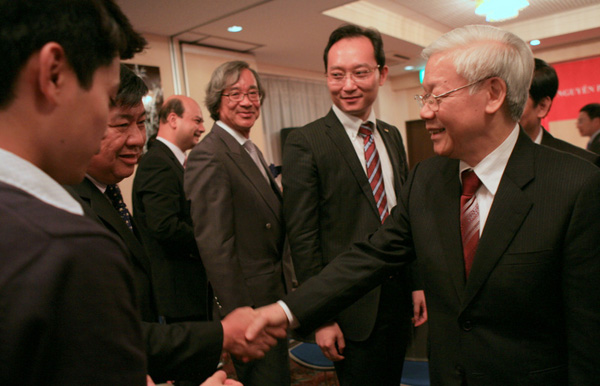 tong bi thu di dau cung luon nho minh la nguoi viet nam