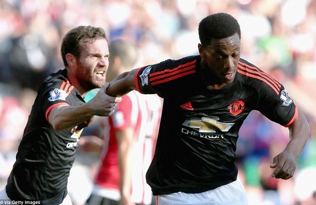 martial toa sang mu nhoc nhan vuot qua southampton