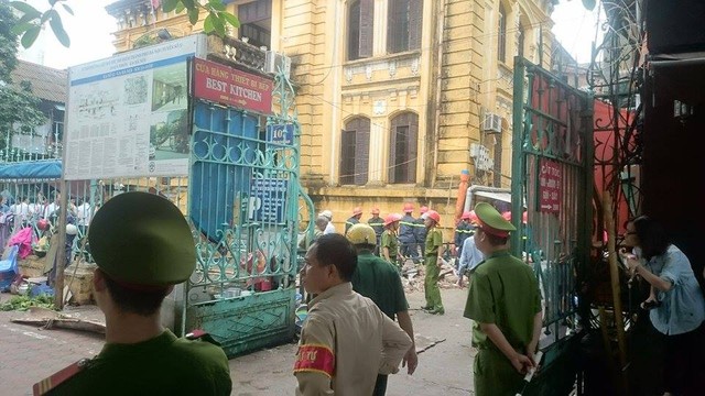 sap biet thu co o ha noi da co nguoi tu vong nhieu nguoi con mac ket