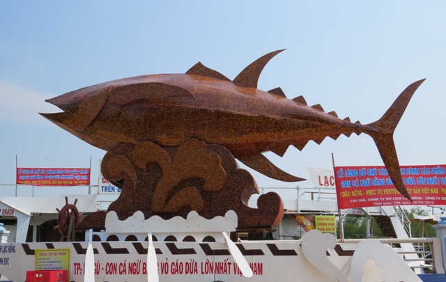 cau chuyen ky luc kho tin tu gao dua