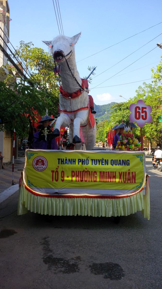 trung thu thanh tuyen lan toa niem vui hon hau