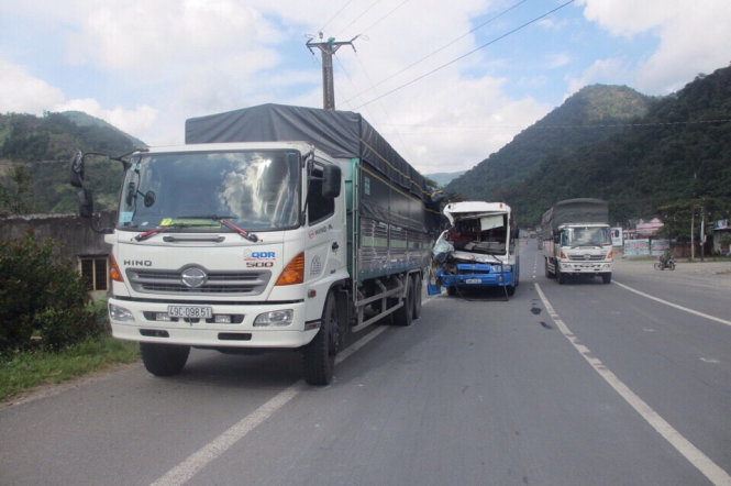 tai xe dau tien cuu xe khach do deo mat phanh nhan giai vo lang vang