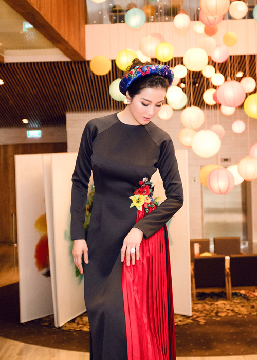 nhung ta ao dai duyen dang cua my nhan viet khi gap tong thong phap