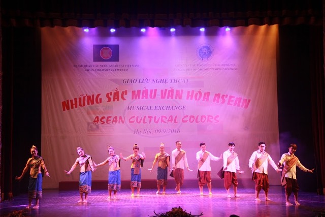 song dong chuong trinh nghe thuat nhung sac mau van hoa asean