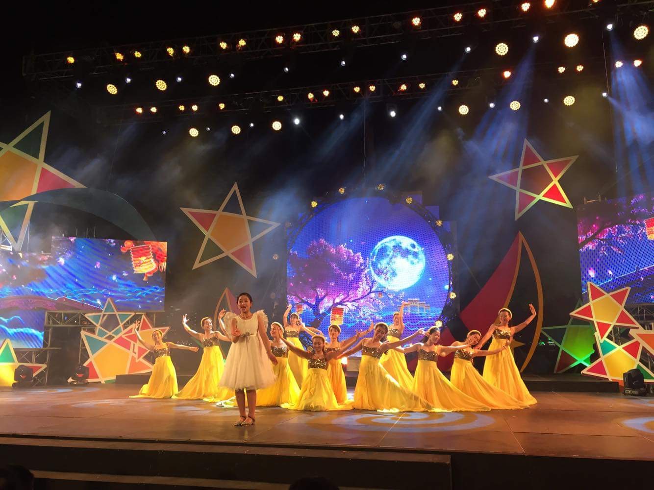 le hoi mat trang thap sang uoc mo thieu nhi viet nam 2016