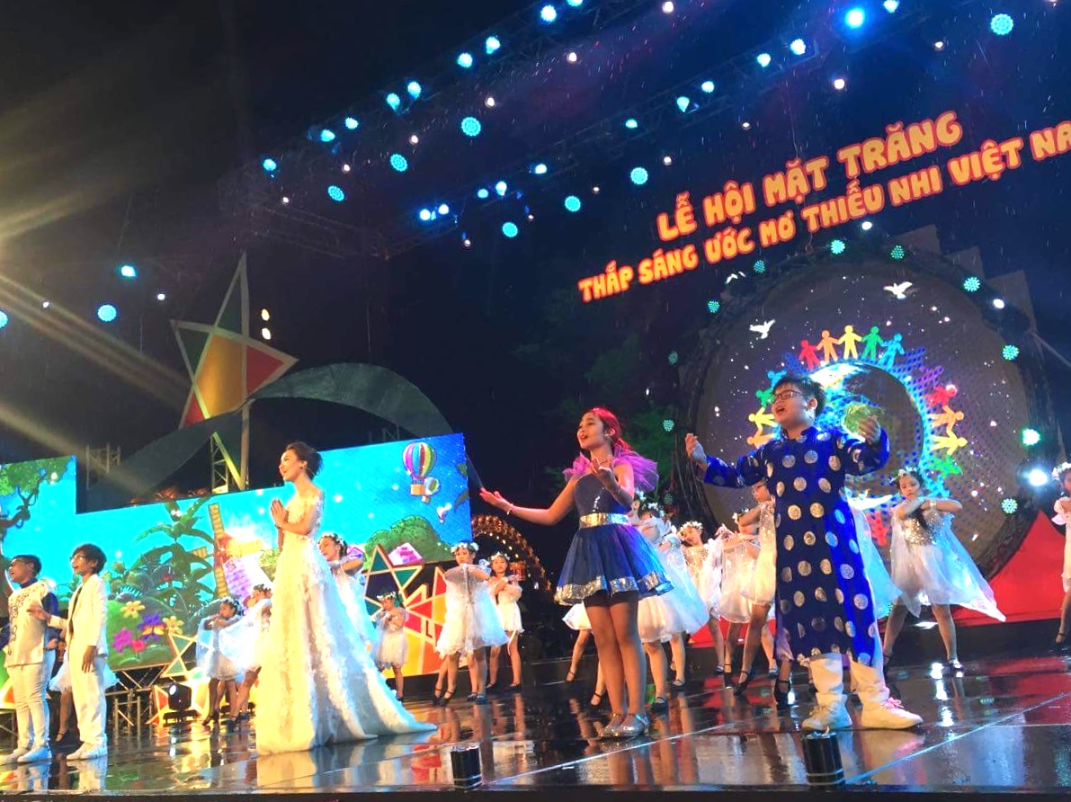 le hoi mat trang thap sang uoc mo thieu nhi viet nam 2016